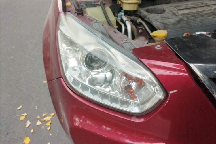 Used Chery Tiggo 2012 Elite Edition 1.6L CVT Comfort DVVT Model Right Front Headlight