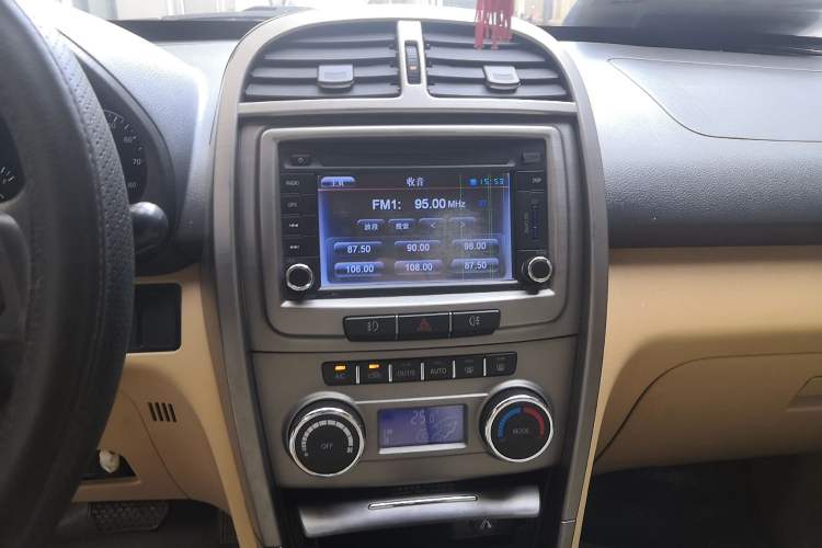 Used Chery Tiggo 2012 Elite Edition 1.6L CVT Comfort DVVT Model Audio And AC Panel