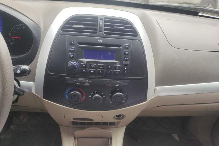 Used Chery Tiggo 2012 Classic Edition 1.6L Manual Comfort Model Audio And AC Panel