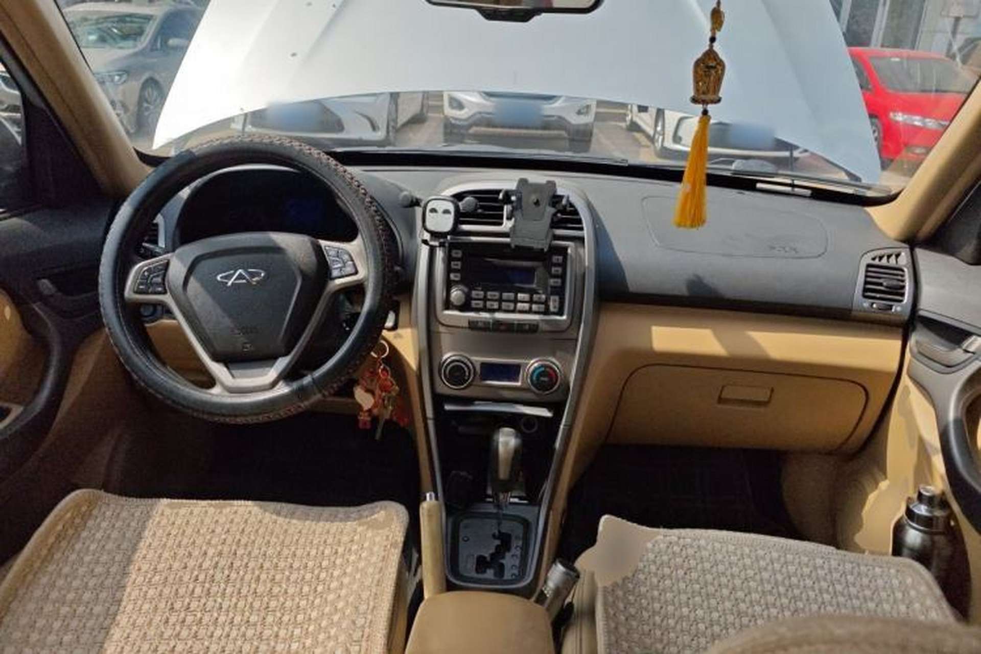 Used Chery Tiggo 2012 Elite Edition 1.6L CVT Comfort DVVT Model Center Console