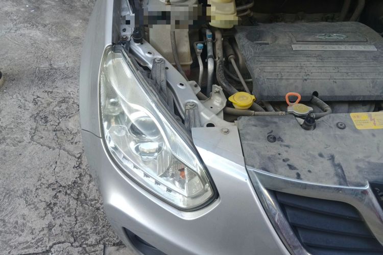 Used Chery Tiggo 2012 Elite Edition Facelift 1.6L Manual Comfort DVVT Engine Bay Right