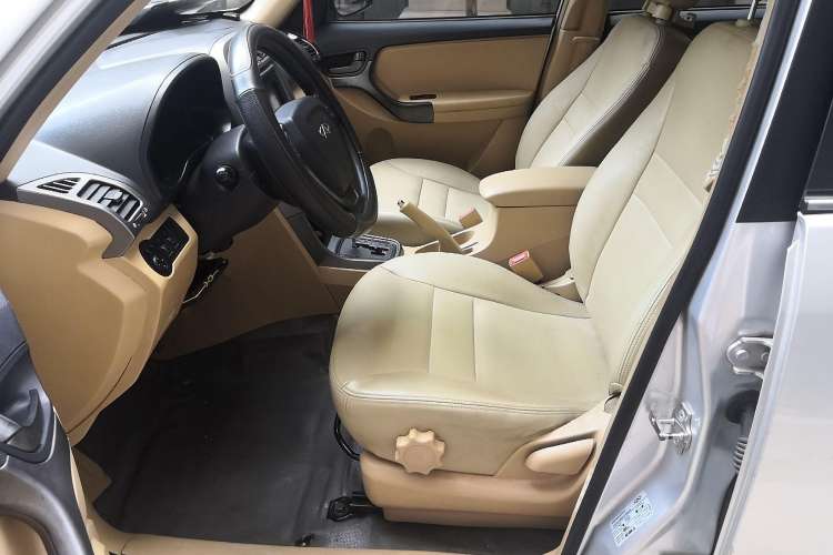 Used Chery Tiggo 2012 Elite Edition 1.6L CVT Comfort DVVT Model Left Front Seat