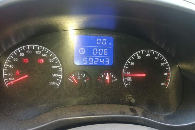 Used Chery Tiggo 2012 Elite Edition Facelift 1.6L Manual Comfort DVVT Odometer Close Up
