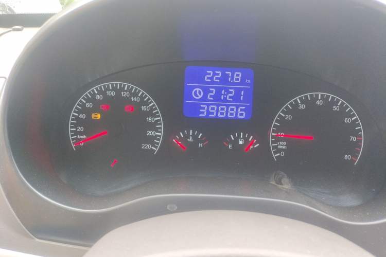 Used Chery Tiggo 2012 Classic Edition 1.6L Manual Comfort Model Odometer Close Up