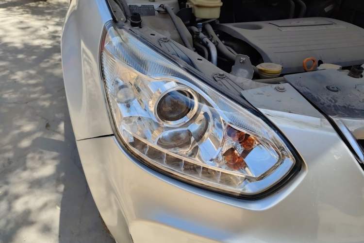 Used Chery Tiggo 2012 Elite Edition 1.6L Manual Comfort DVVT Right Front Headlight