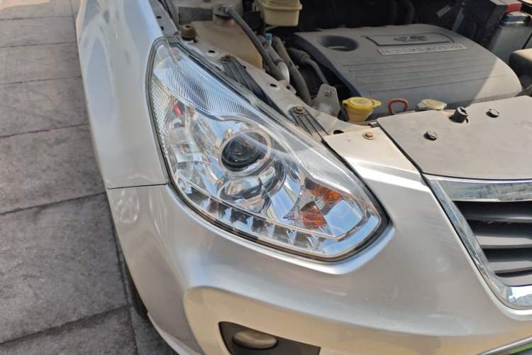 Used Chery Tiggo 2012 Elite Edition 1.6L CVT Comfort DVVT Model Right Front Headlight