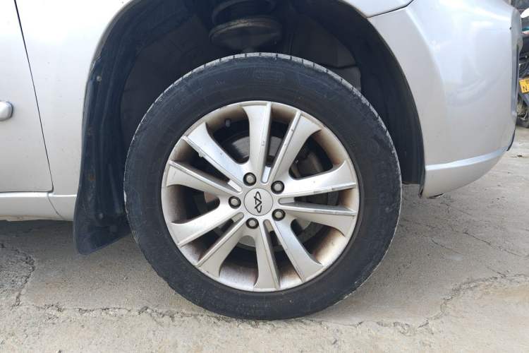 Used Chery Tiggo 2012 Elite Edition Facelift 1.6L CVT Comfort DVVT Model Right Front Wheel Hub