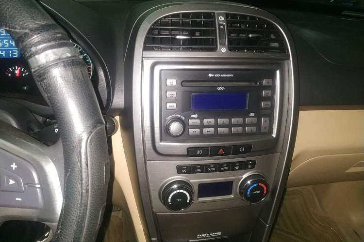 Used Chery Tiggo 2012 Elite Edition 1.6L Manual Luxury DVVT Model Audio And AC Panel