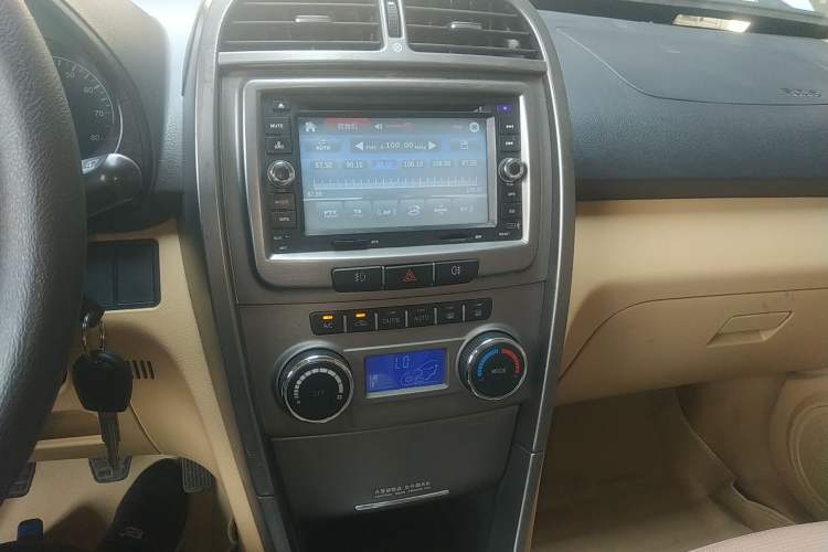 Used Chery Tiggo 2012 Elite Edition Facelift 1.6L Manual Comfort DVVT Audio And AC Panel