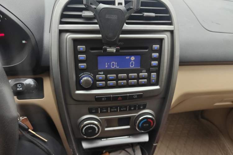 Used Chery Tiggo 2012 Elite Edition 1.6L Manual Comfort DVVT Audio And AC Panel