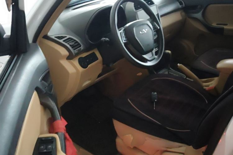 Used Chery Tiggo 2012 Elite Edition 1.6L CVT Luxury DVVT Model Driver Seat