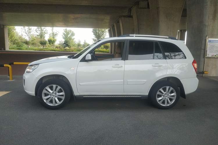 Used Chery Tiggo 2012 Elite Edition Facelift 1.6L Manual Comfort DVVT Exterior 3
