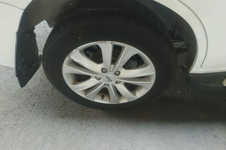 Used Chery Tiggo 2012 Elite Edition Facelift 1.6L Manual Comfort DVVT Exterior 8