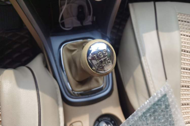 Used Chery Tiggo 2012 Elite Edition 1.6L Manual Comfort DVVT Gear Lever