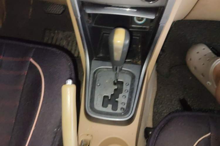 Used Chery Tiggo 2012 Elite Edition 1.6L CVT Luxury DVVT Model Gear Lever