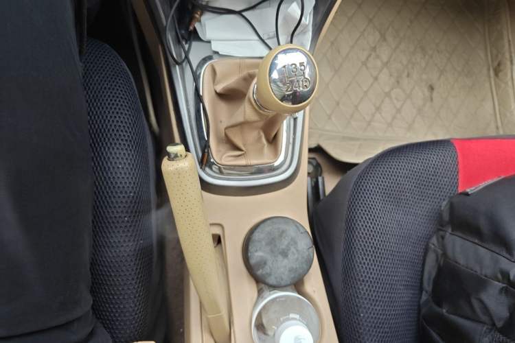 Used Chery Tiggo 2012 Elite Edition 1.6L Manual Comfort DVVT Gear Lever