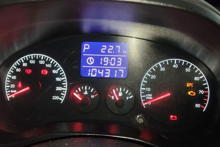 Used Chery Tiggo 2012 Elite Edition 1.6L CVT Luxury DVVT Model Odometer Close Up