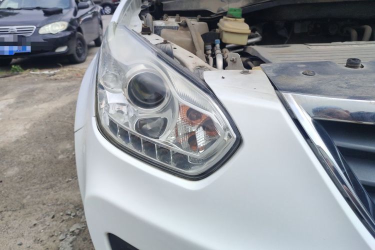 Used Chery Tiggo 2012 Elite Edition 1.6L Manual Comfort DVVT Right Front Headlight