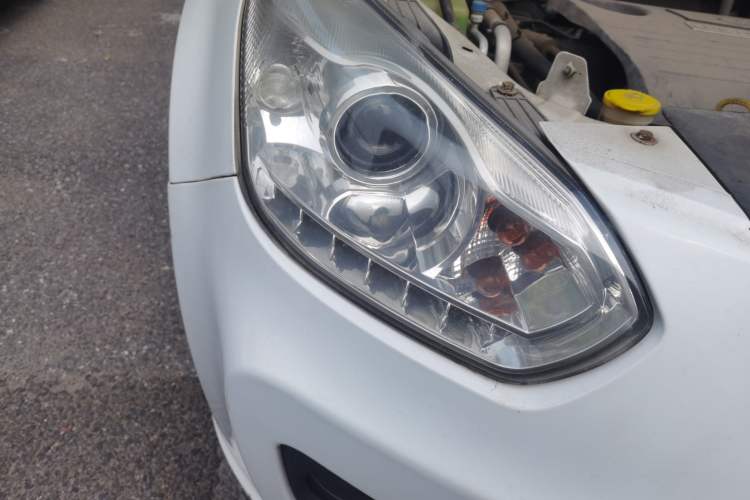 Used Chery Tiggo 2012 Elite Edition 1.6L Manual Comfort DVVT Right Front Headlight