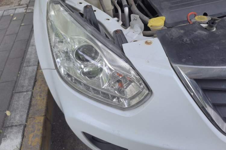 Used Chery Tiggo 2012 Classic Edition 1.6L Manual Comfort Model Right Front Headlight