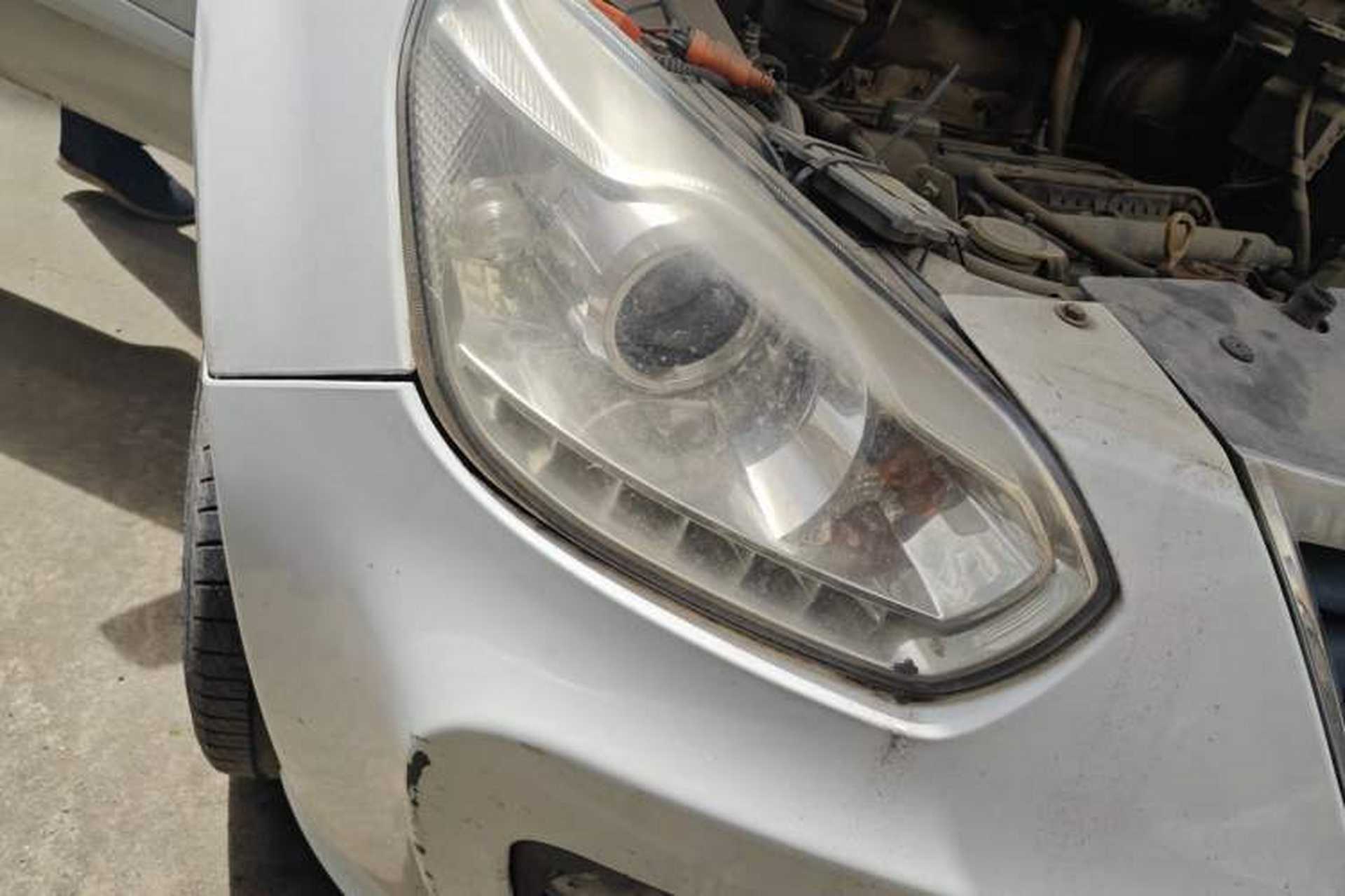 Used Chery Tiggo 2012 Elite Edition Facelift 1.6L Manual Comfort DVVT Right Front Headlight