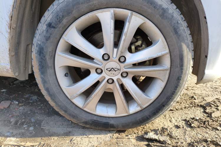 Used Chery Tiggo 2012 Elite Edition 1.6S Manual Luxury Model Right Front Wheel Hub
