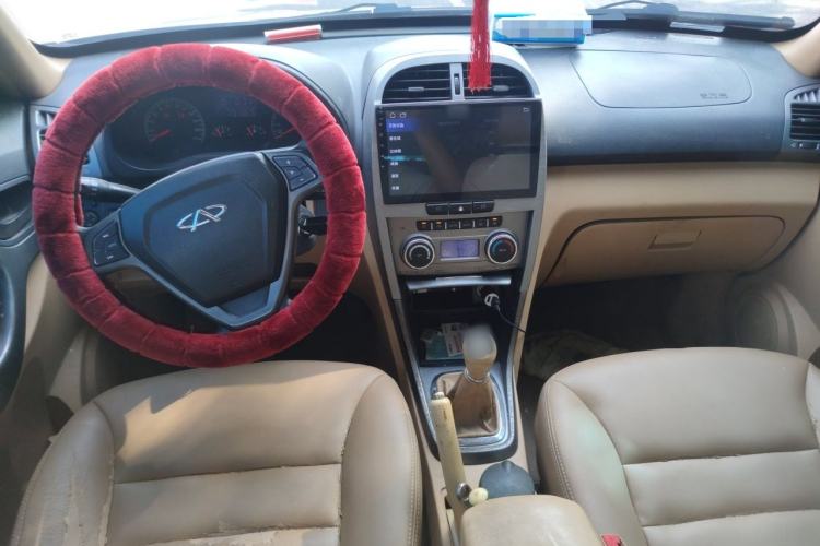 Used Chery Tiggo 2013 1.6L Manual New Year Edition DVVT Center Console