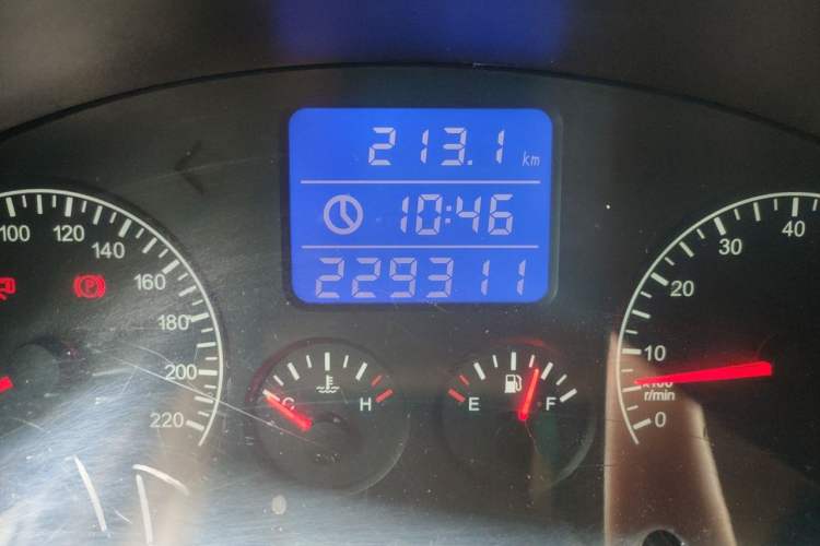 Used Chery Tiggo 2013 1.6L Manual New Year Edition DVVT Odometer Close Up
