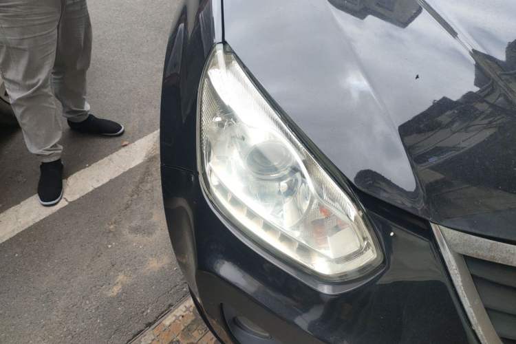 Used Chery Tiggo 2013 1.6L Manual New Year Edition DVVT Right Front Headlight