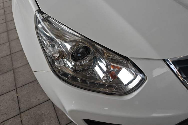 Used Chery Tiggo 2013 1.6L Manual New Year Edition DVVT Right Front Headlight