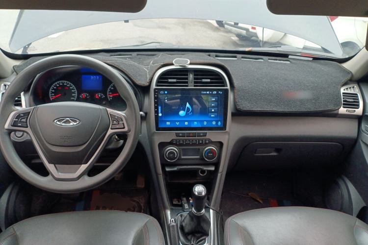 Used Chery Tiggo 3 2014 1.6L Manual Zhishang Edition Interior 2