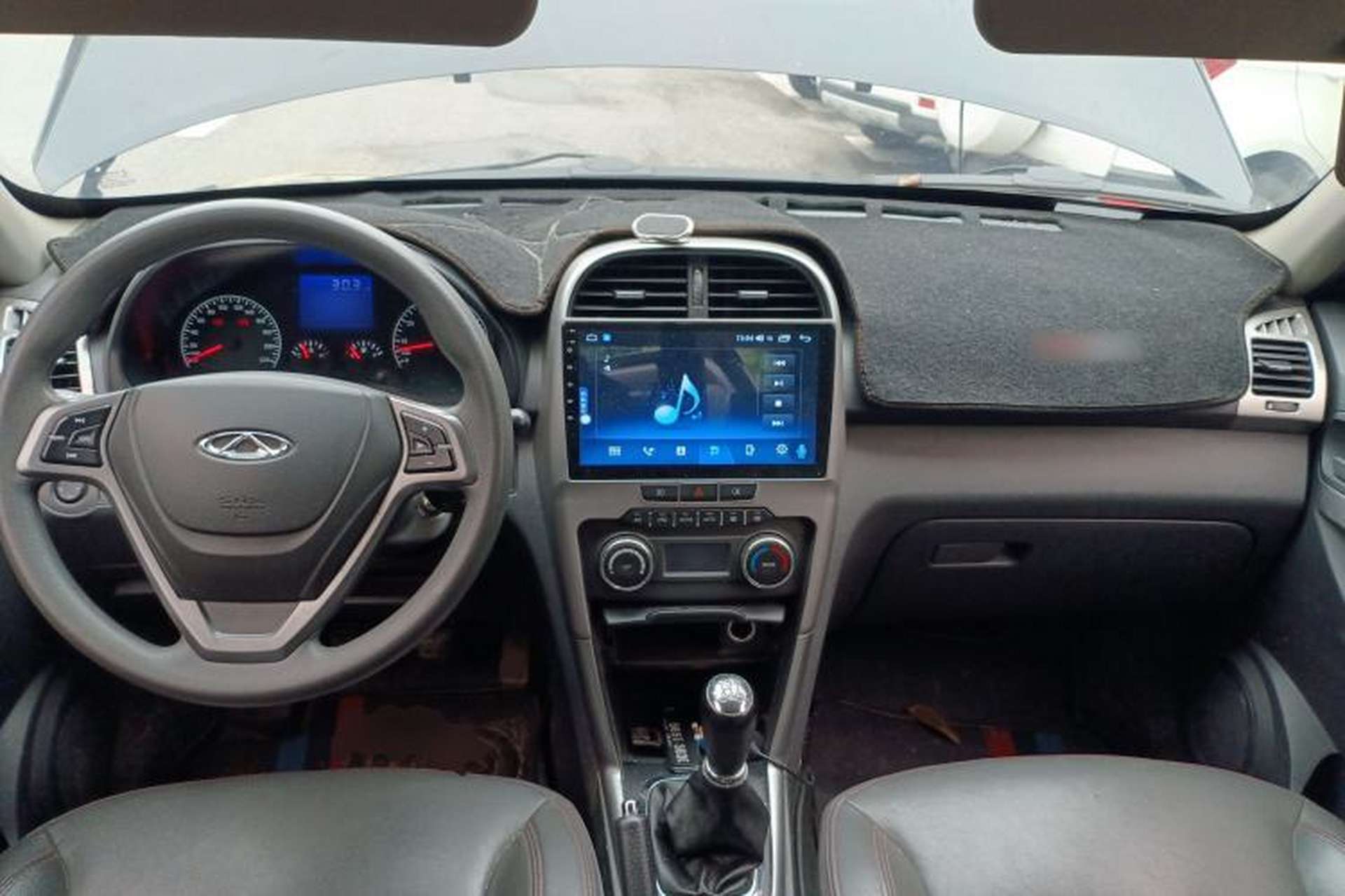 Used Chery Tiggo 3 2014 1.6L Manual Zhishang Edition Interior 2