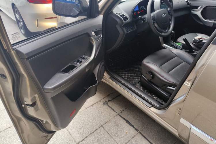 Used Chery Tiggo 3 2014 1.6L CVT ZhiShang Edition Driver Seat