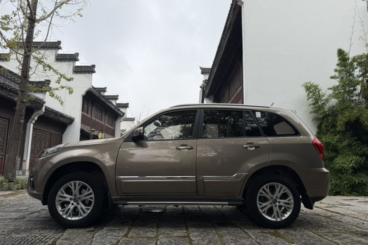 Used Chery Tiggo 3 2016 1.6L Manual Fashion Edition Exterior 4