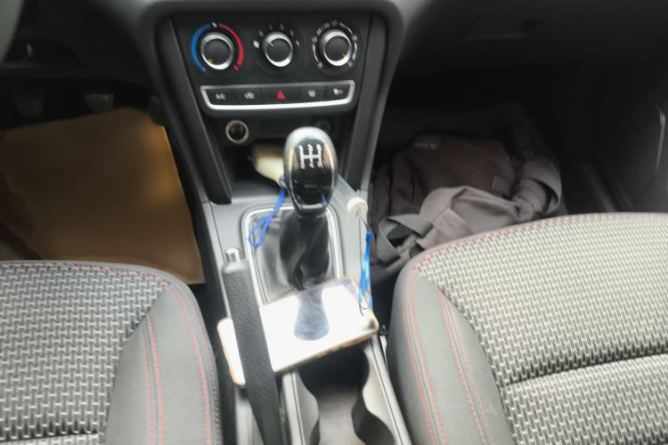 Used Chery Tiggo 3 2016 1.6L Manual Fashion Edition Gear Lever