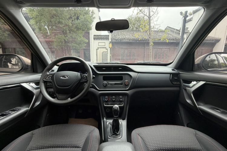 Used Chery Tiggo 3 2016 1.6L Manual Fashion Edition Interior 3