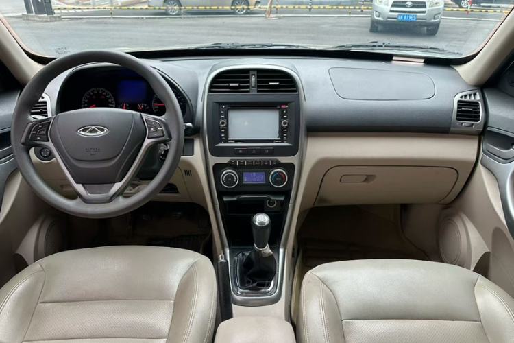 Used Chery Tiggo 3 2014 1.6L Manual Zhishang Edition Interior 1