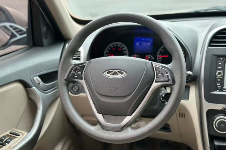 Used Chery Tiggo 3 2014 1.6L Manual Zhishang Edition Interior 2