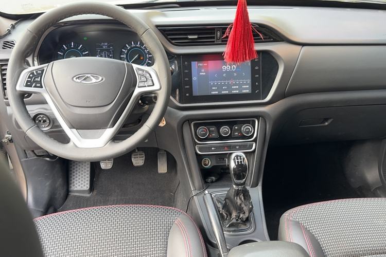 Used Chery Tiggo 3 2016 1.6L Manual Luxury Edition Interior 3