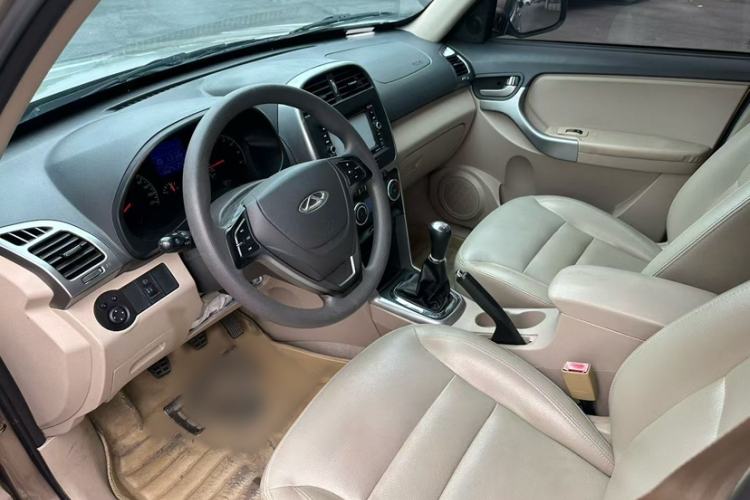 Used Chery Tiggo 3 2014 1.6L Manual Zhishang Edition Interior 3