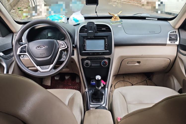 Used Chery Tiggo 3 2014 1.6L Manual Zhishang Edition Center Console