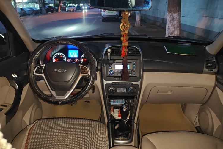 Used Chery Tiggo 3 2014 1.6L Manual Zhishang Edition Center Console