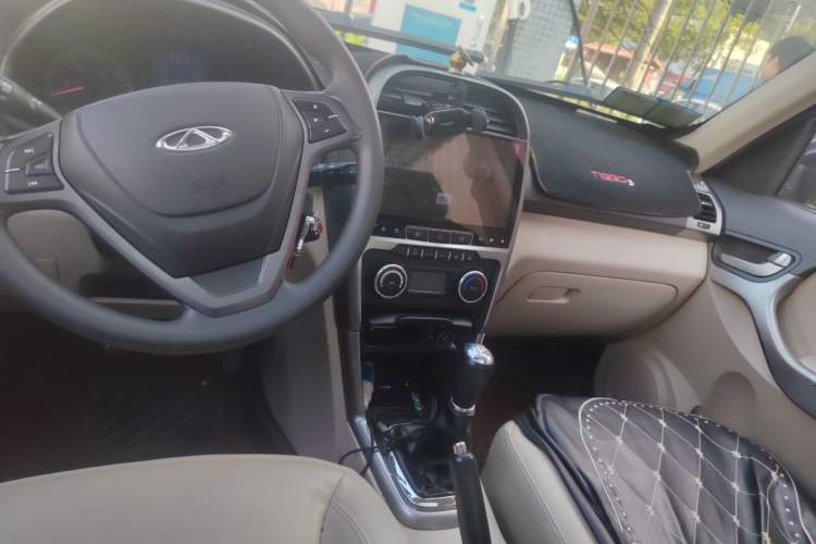 Used Chery Tiggo 3 2014 1.6L Manual Zhishang Edition Center Console