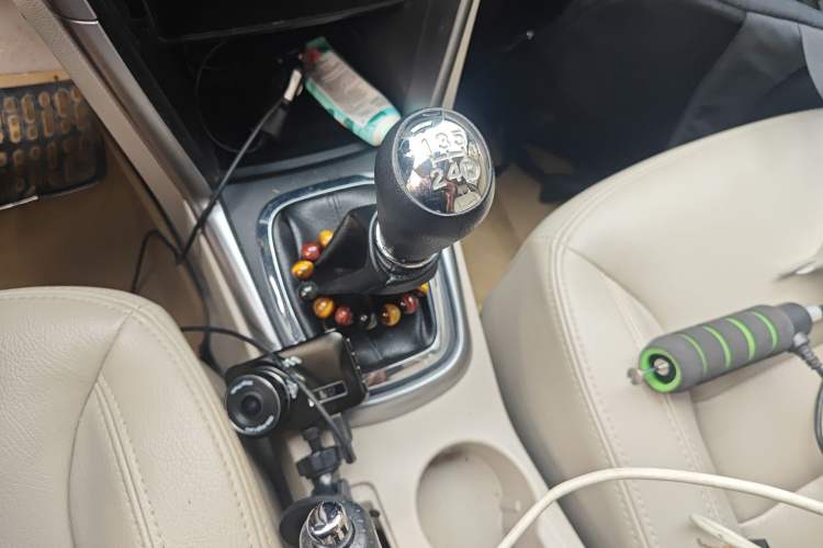 Used Chery Tiggo 3 2014 1.6L Manual Zhishang Edition Gear Lever