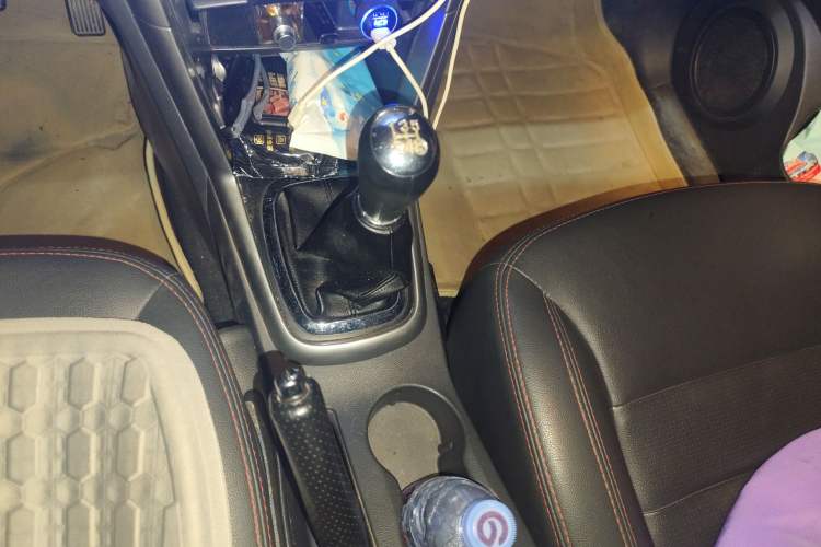 Used Chery Tiggo 3 2014 1.6L Manual Zhishang Edition Gear Lever