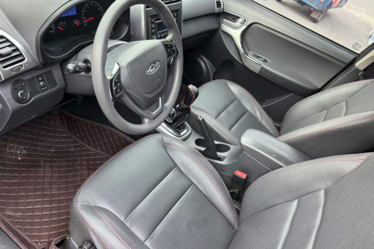 Used Chery Tiggo 3 2014 1.6L Manual Zhishang Edition Interior 2
