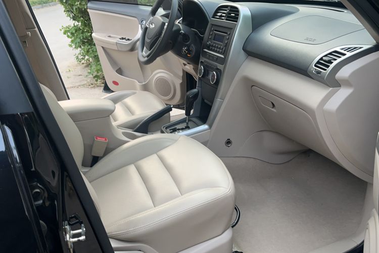 Used Chery Tiggo 3 2014 1.6L CVT ZhiShang Edition Interior 4
