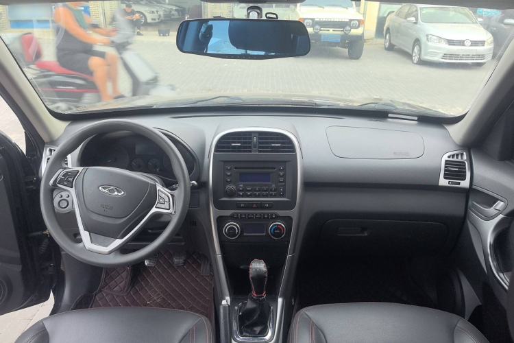 Used Chery Tiggo 3 2014 1.6L Manual Zhishang Edition Interior 5