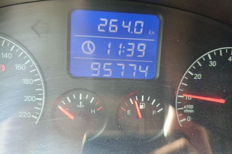 Used Chery Tiggo 3 2014 1.6L Manual Zhishang Edition Odometer Close Up
