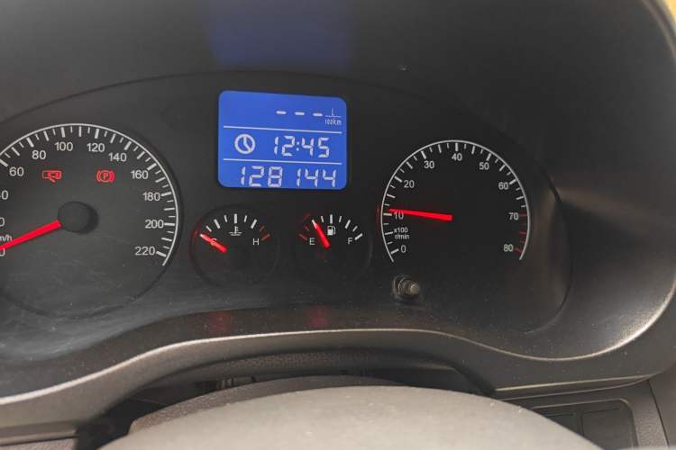 Used Chery Tiggo 3 2014 Magic Edition 1.6L Manual Smart Version Odometer Close Up